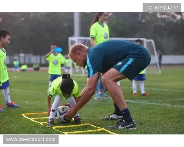 德甲俱乐部社区活动，青少年训练营报名启动