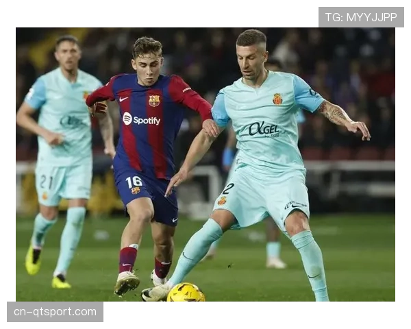 半场战报：巴黎0-0巴萨，主队低位防守成功限制亚马尔与菲利克斯